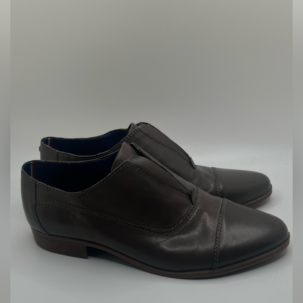 Tommy Hilfiger Women’s Dark Grey M Finn Cap- Toe Leather Oxfords Size 8 1/2 M - Picture 1 of 11